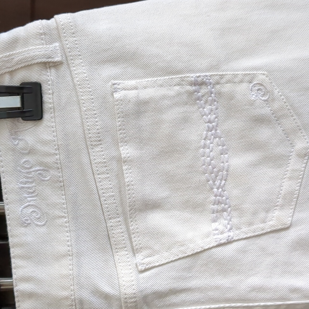 Shorts - Picture 5 of 5